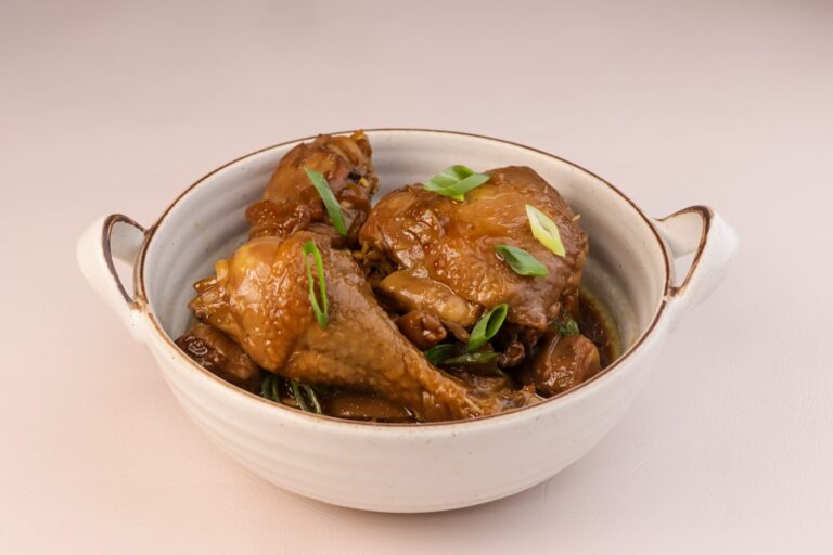Adobo de poulet (Philippines)