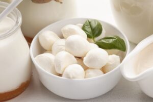 Les 20 fromages les moins caloriques (classement kcal pour 100 g)