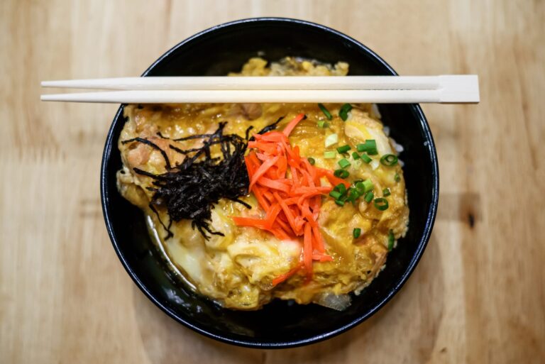 Oyakodon (bol japonais poulet-œuf)