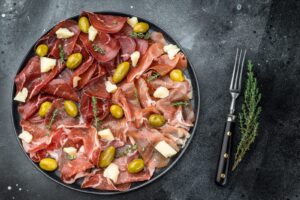 Charcuterie enceinte : ce qui est autorisé et ce qui ne l&rsquo;est pas