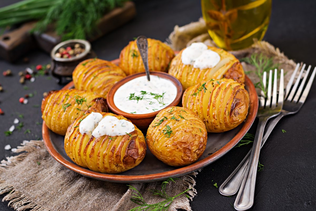 Swedish-style potatoes roasted in the oven with a yoghurt sauce