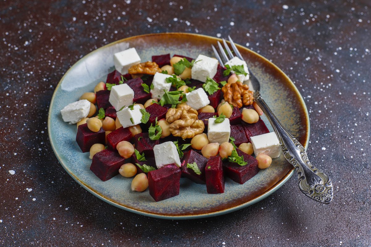 Beetroot salad with chickpeas, walnuts and cubes of feta