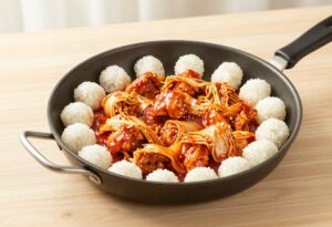 Dak galbi (poulet épicé coréen)