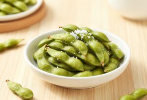 Steamed edamame with salt