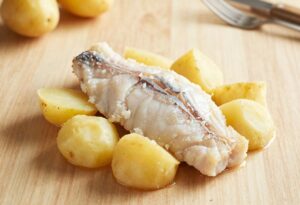 Poached desalted cod and potatoes