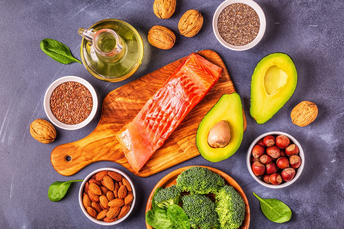 Salmon fillet, avocado, walnuts, chia and flax seeds, broccoli and olive oil